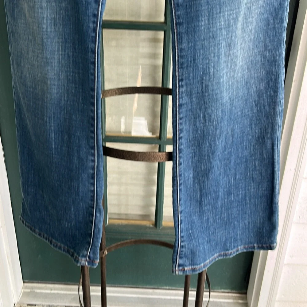 Levi's Slimming Boot Jeans Size 31
